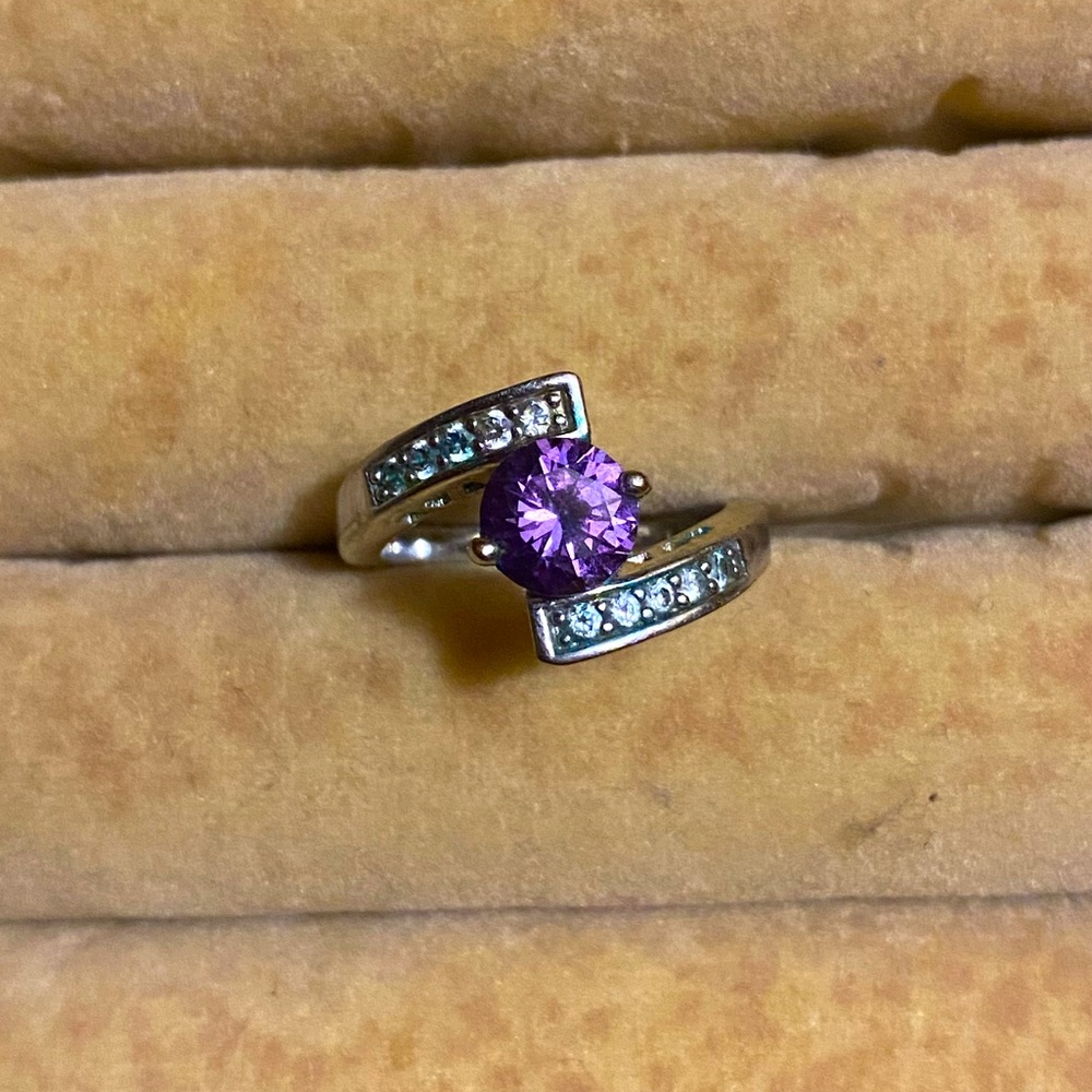 magnificent estate 14k white gold purple amethyst & diamond ladies ring